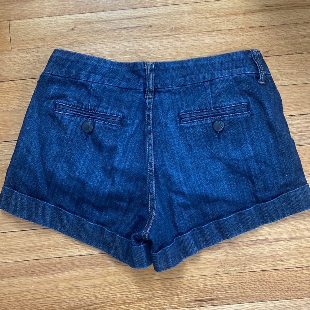 Shorts - Picture 2 of 6